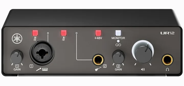 Yamaha UR12 MK3 Black, höljet sett från sidan