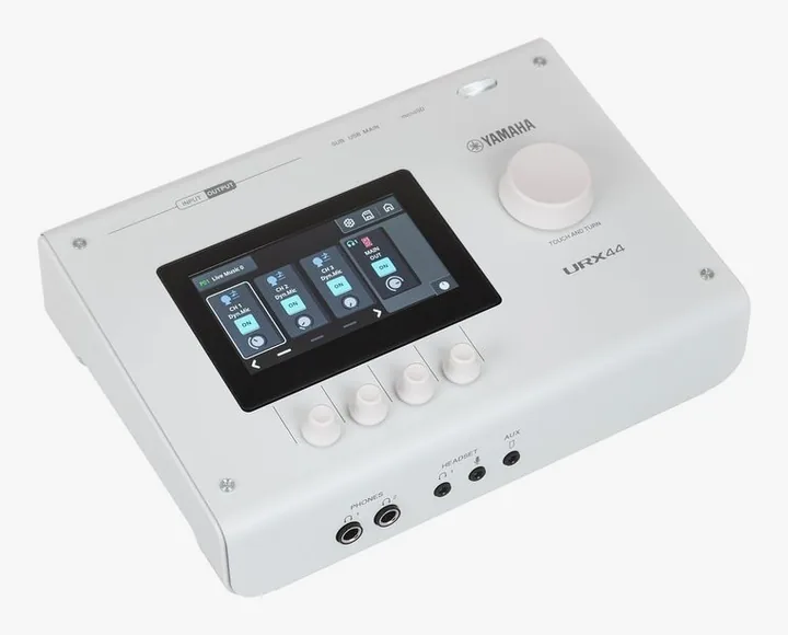 Yamaha URX44 WH, höljet sett från sidan