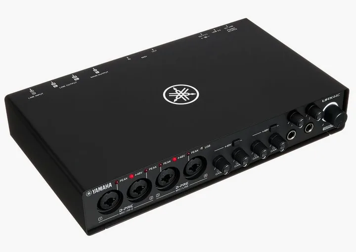 Yamaha URX44C, nivåmätarna och lysdioderna