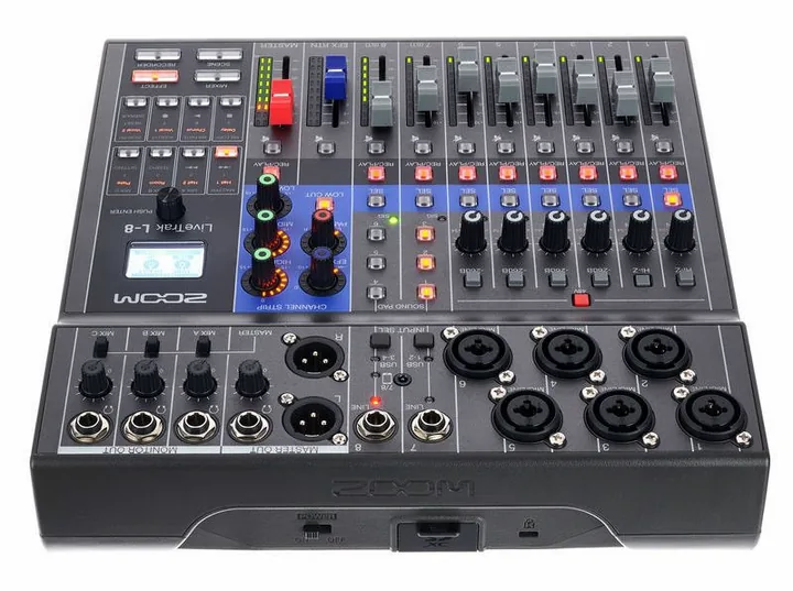 Zoom LiveTrak L-8 Mic Set, ingångarna på framsidan